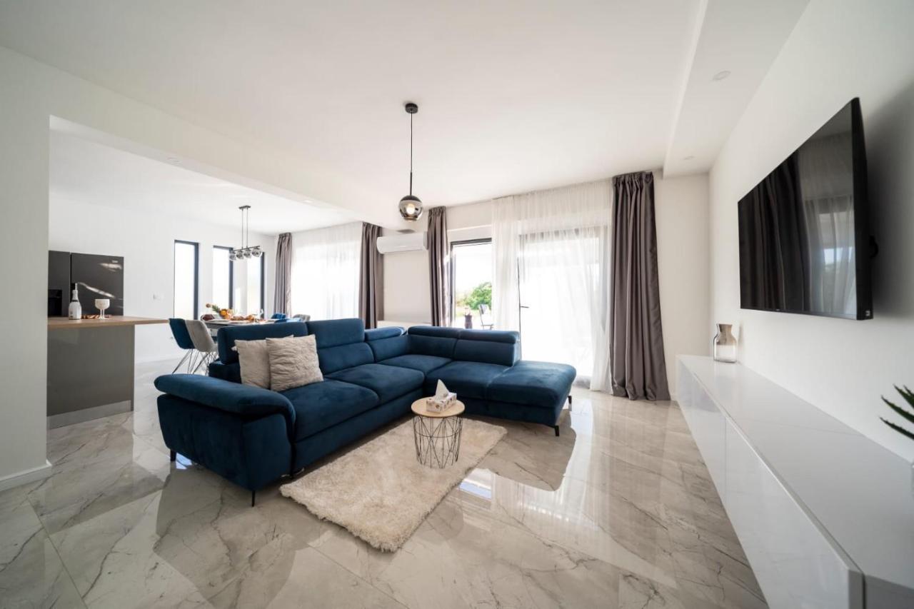 Apartmani Carmen Бибинє Екстер'єр фото