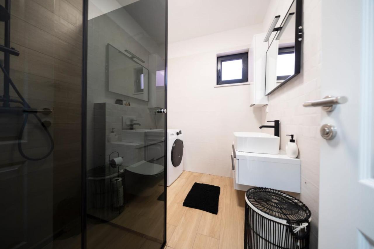 Apartmani Carmen Бибинє Екстер'єр фото