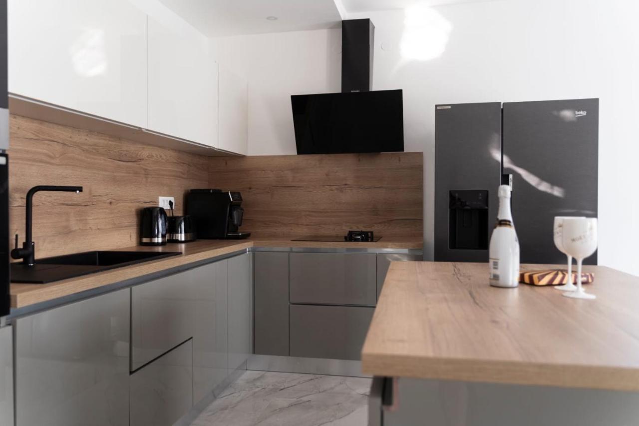 Apartmani Carmen Бибинє Екстер'єр фото